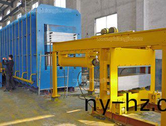 織(zhi)物(wu)芯輸(shu)送(song)帶生産(chan)線