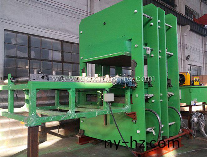 框(kuang)式平闆(ban)硫(liu)化機(jī)(ji)