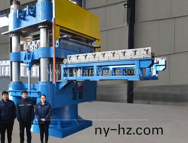 XLB-2500x2500-3000T支(zhi)座硫(liu)化(hua)機