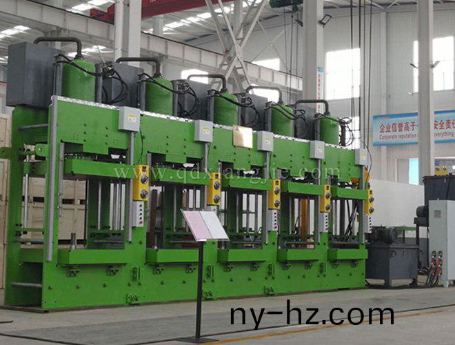 XLB-1000*1000/150T實心(xin)胎硫化(hua)機